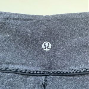 Cropped Lululemon Leggings - Grey Size 4